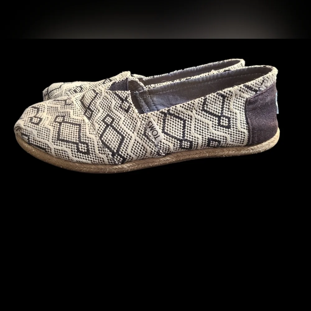 Toms stylish espadrilles